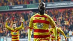 الأهلي يتقدم في مفاوضات ضم هداف دوري المؤتمر الأوروبي ويكشف التفاصيل الجوهرية